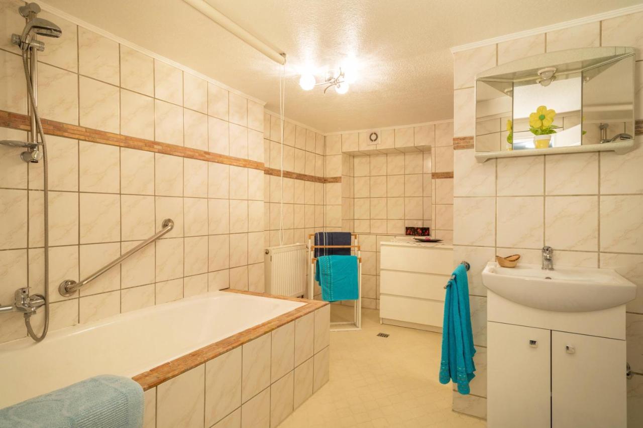 Ferienwohnung Lochdomizil Grunkraut Exterior foto